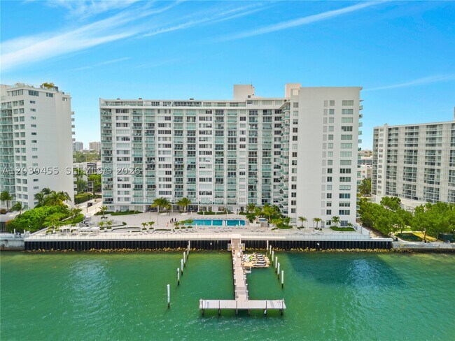 Building Photo - 1000 West Dr