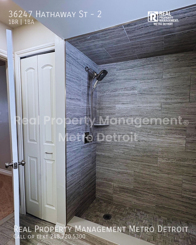 Building Photo - 36247 Hathaway St