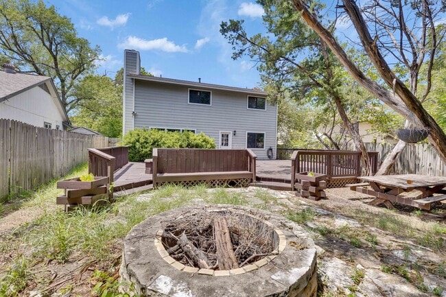 Building Photo - Great 3 bedroom home in South Austin!