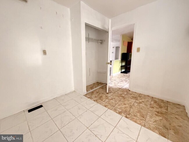Building Photo - 1223 Chillum Rd