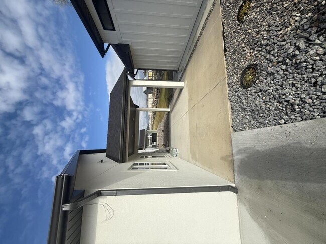 Building Photo - 2104 3125 W