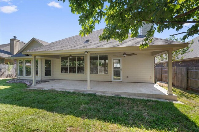 Building Photo - 19604 Moorlynch Ave