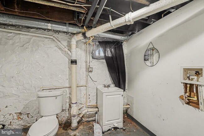 Building Photo - 409 Edgewood St