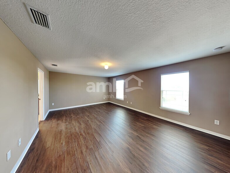 Building Photo - 1706 Bonita Bluff Ct