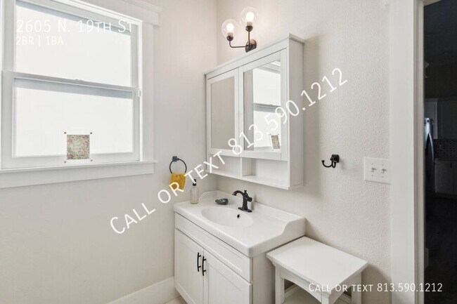 Building Photo - 2605 N 19th St