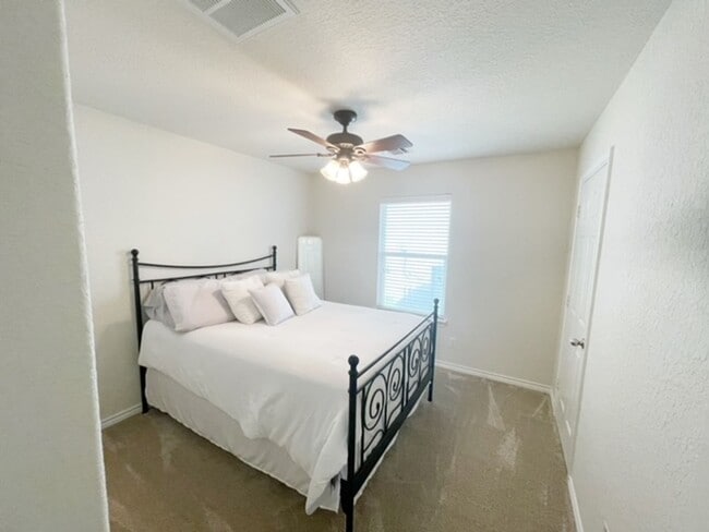 Building Photo - 3BED/2BATH Home for lease! Available NOW!