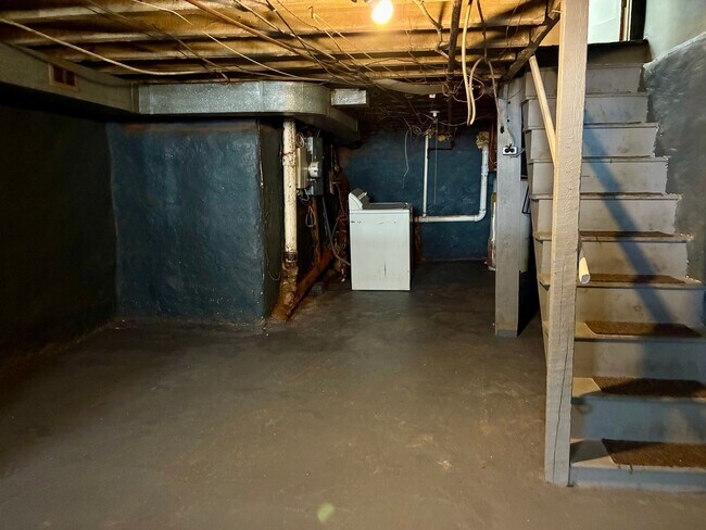 Building Photo - Spacious 3-Bedroom Home in North Philadelphia