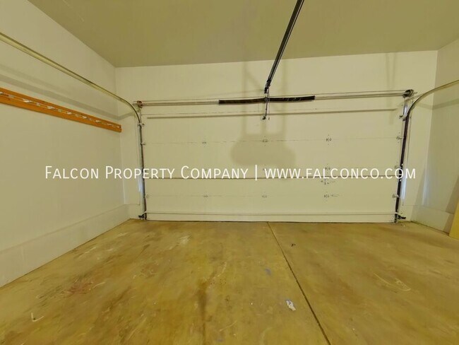 Building Photo - 5982 Corinth Dr