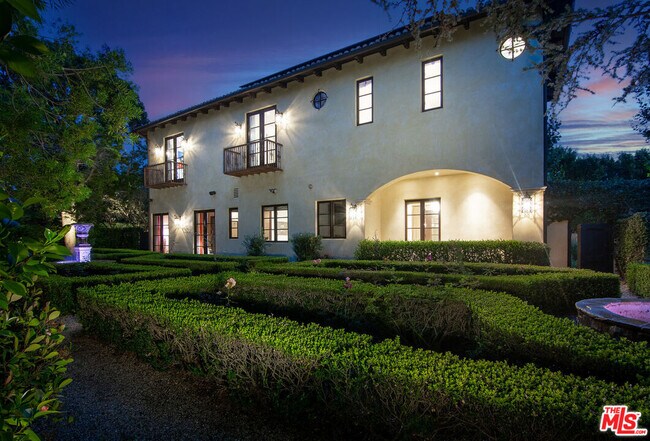 Building Photo - 1221 Minorca Dr