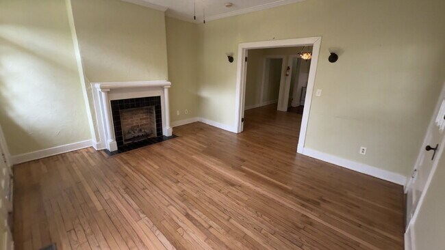 Building Photo - Beautiful duplex in Belhaven!! ALL UTILITIES INCLUDED!!!