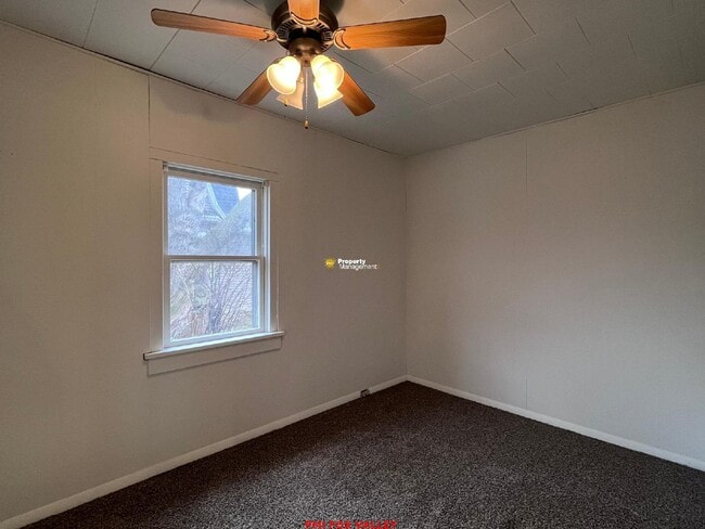 Building Photo - Charming 3-Bedroom Home in Menasha, WI with Spacious Layout!