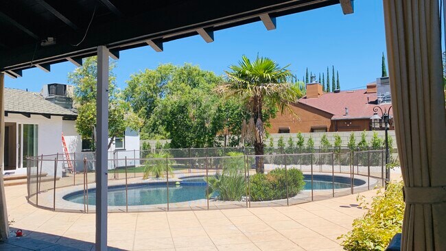 Building Photo - 5148 Otis Ave