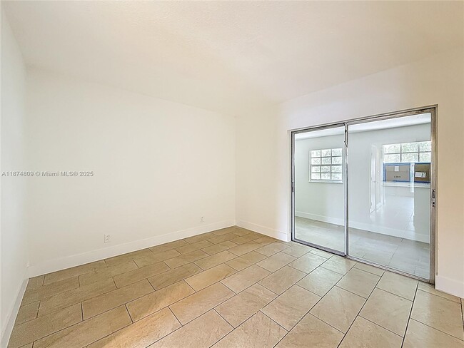 Building Photo - 1379 Seaview