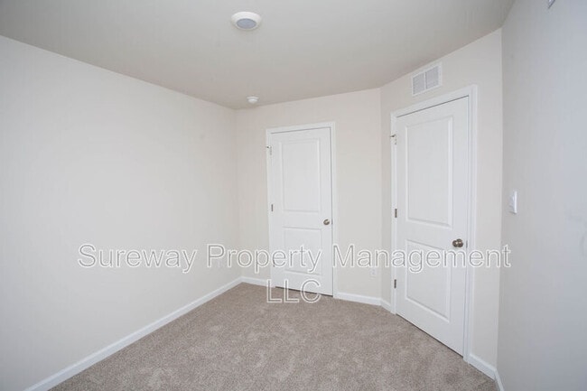 Building Photo - 234 Macoun Way