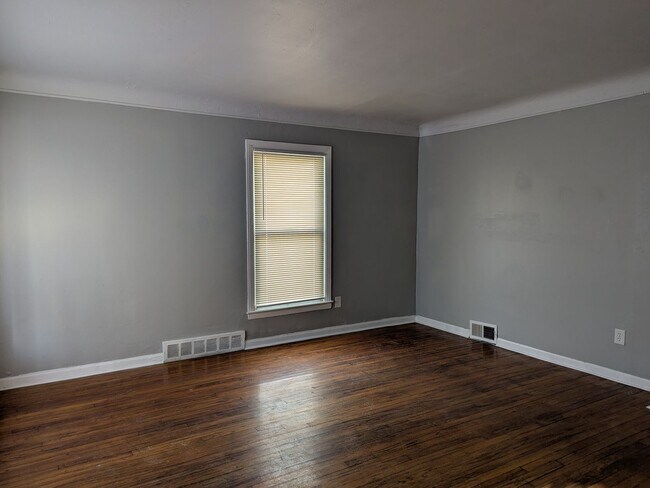 Building Photo - Charming 3-Bedroom Home and 1 Bath for Rent!