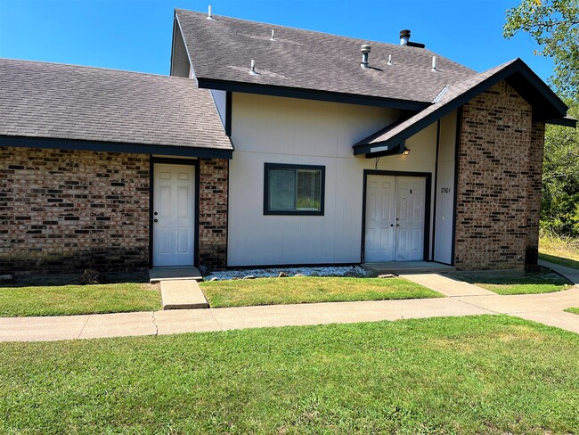 Building Photo - 2500 Mill Way