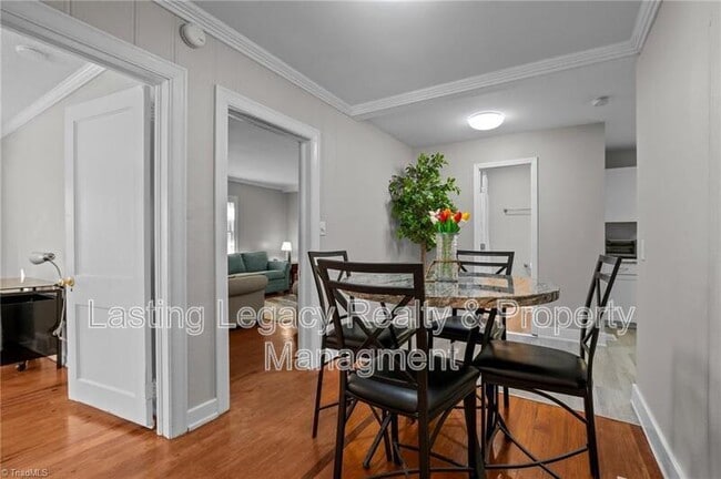 Building Photo - 156 Rosedale Cir