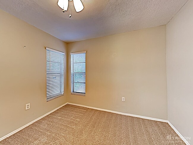 Building Photo - 8017 Lansing Dr