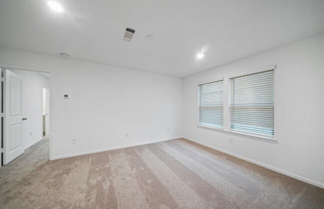 Building Photo - 1020 Laguna Cv Dr
