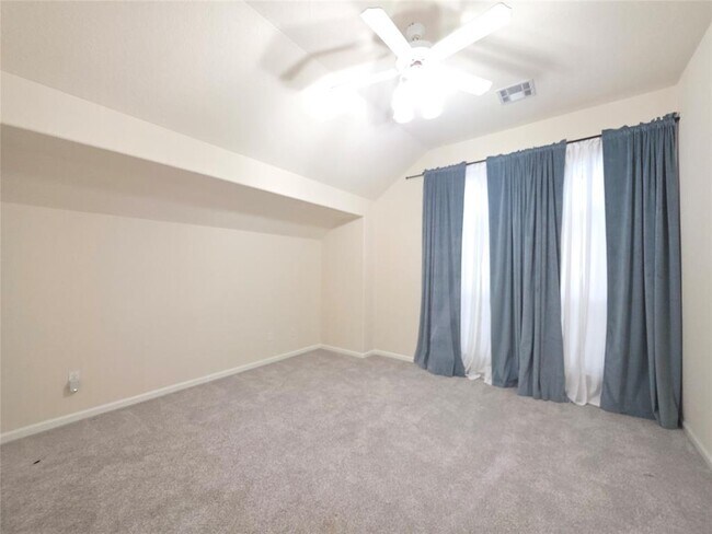 Building Photo - 9260 Deepwater Dr