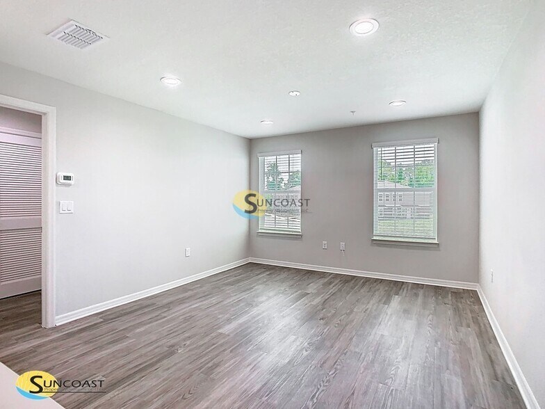 Building Photo - 3821 SW 43rd Ct