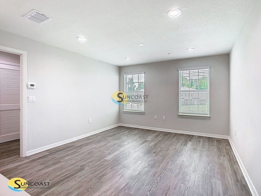 Building Photo - 3821 SW 43rd Ct