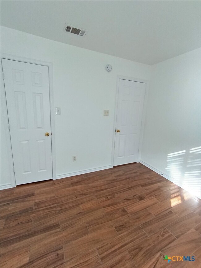 Building Photo - 1411 Saddle Dr