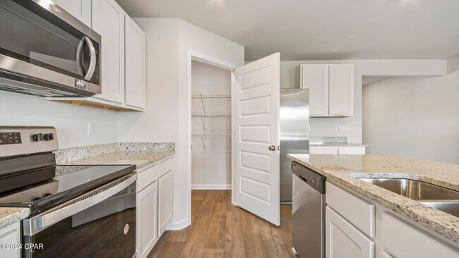 Building Photo - 120 Ryder Ln