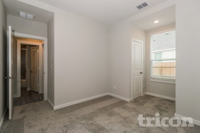 Building Photo - 1737 Mexican Heather Dr