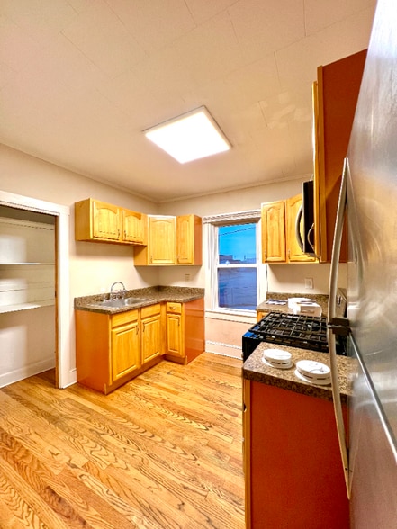 Building Photo - 45 Slater St