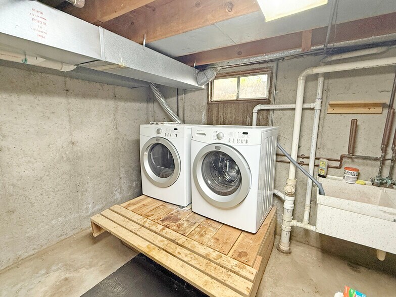 Building Photo - 6844 Sunset Meadow Dr
