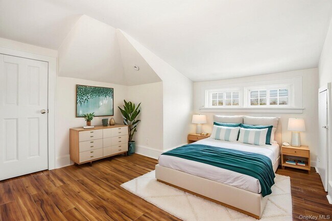 Building Photo - 109 Hillside Pl