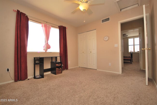 Building Photo - 1227 E Glenhaven Dr
