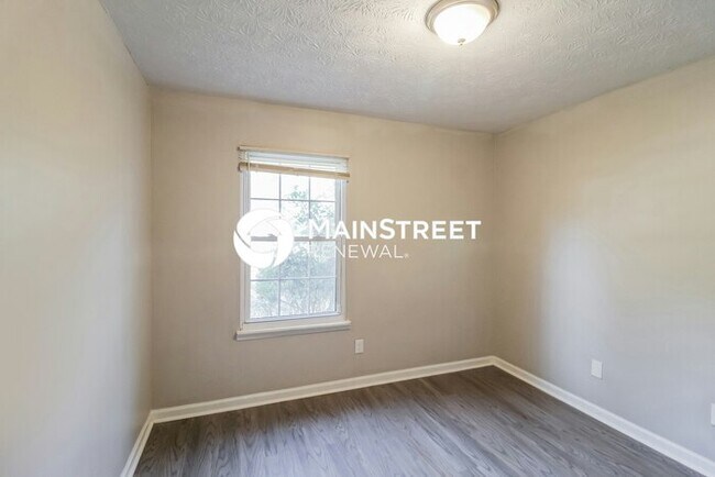 Building Photo - 3 Bedroom Pet-Friendly Home in Ellenwood, GA with Main Street Renewal
