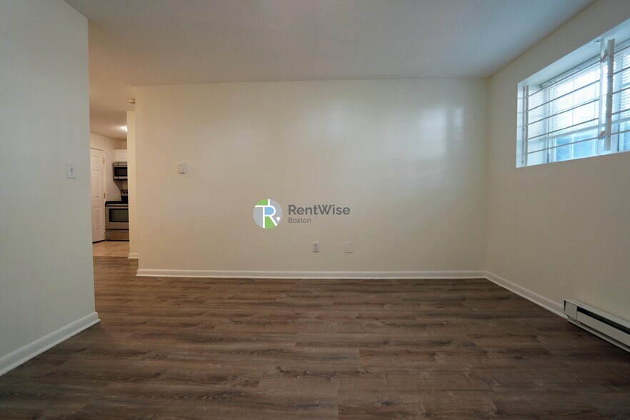 Building Photo - 11 Embassy Rd