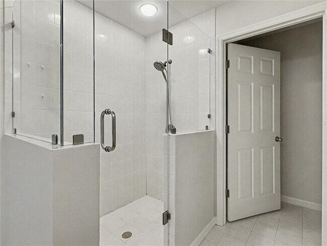 Building Photo - 125 Lake Roy Dr