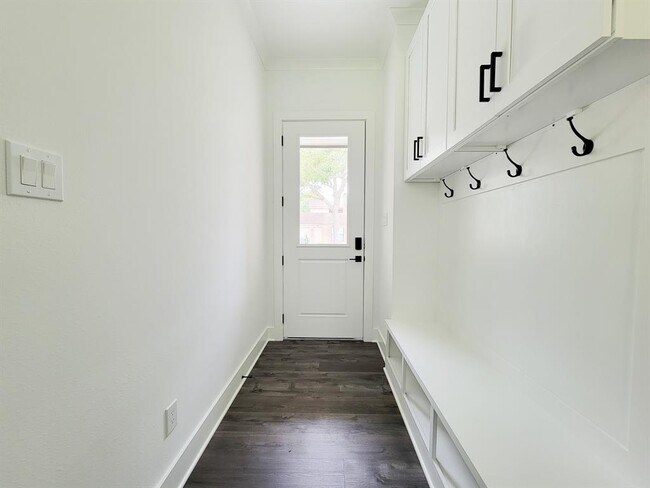 Building Photo - 18219 Polo Meadow Dr