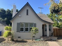Building Photo - 312 W Morris Ave