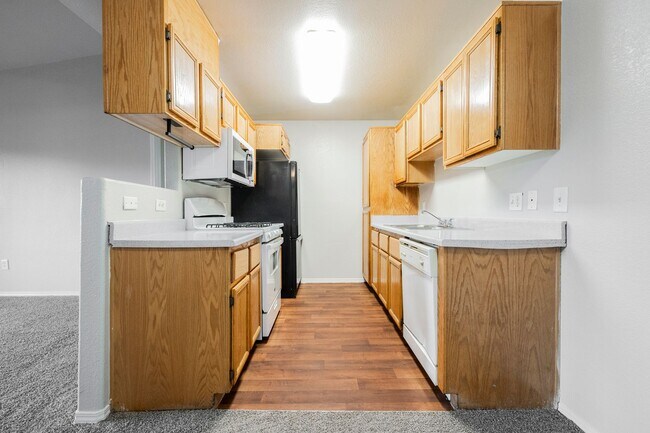 Building Photo - Like-New 2BR/2BA Condo in Gated Manzanita Community – Vaulted Ceilings & Fireplace!