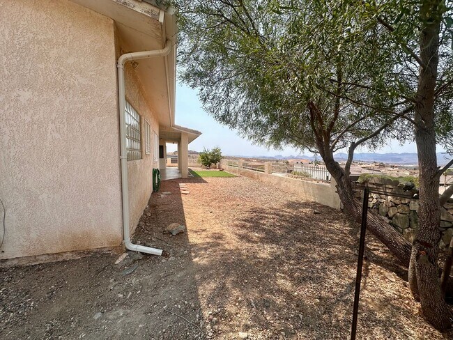 Building Photo - Long Term Rental