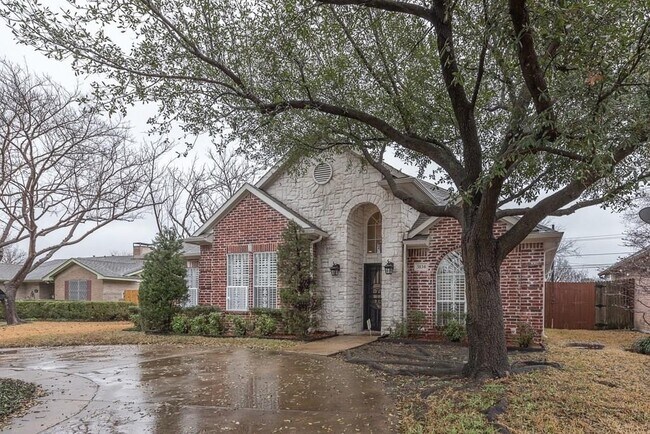 Building Photo - Location....Location....Location....