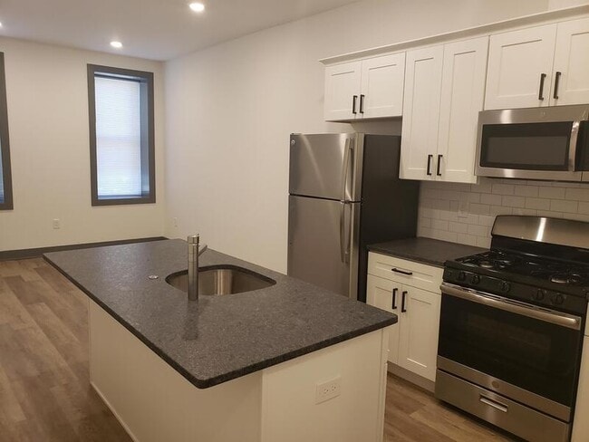 Building Photo - 4840 Umbria St