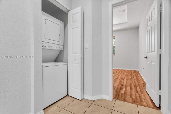 Building Photo - 4967 SW 140th Terrace