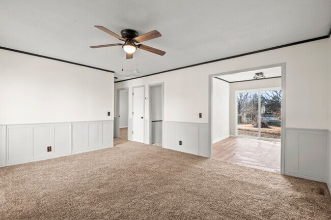 Building Photo - 246 SE 101st Rd