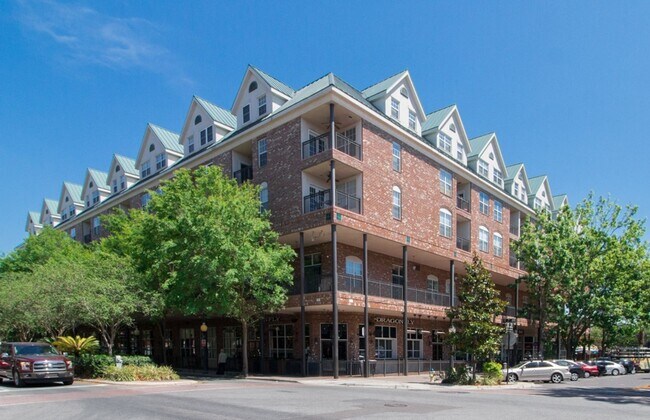 Building Photo - Union Street Station #324