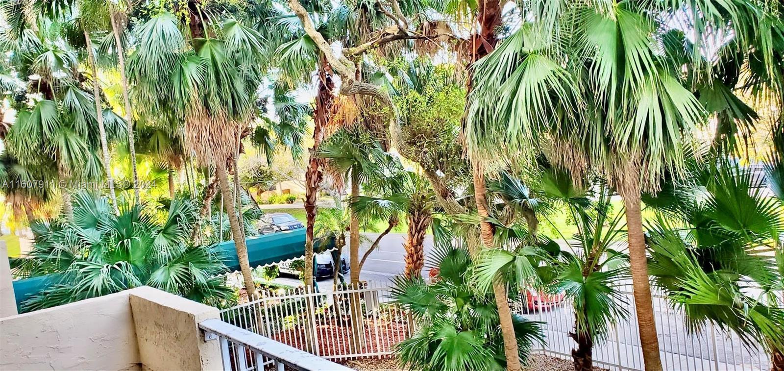 Building Photo - 2350 NE 135th St