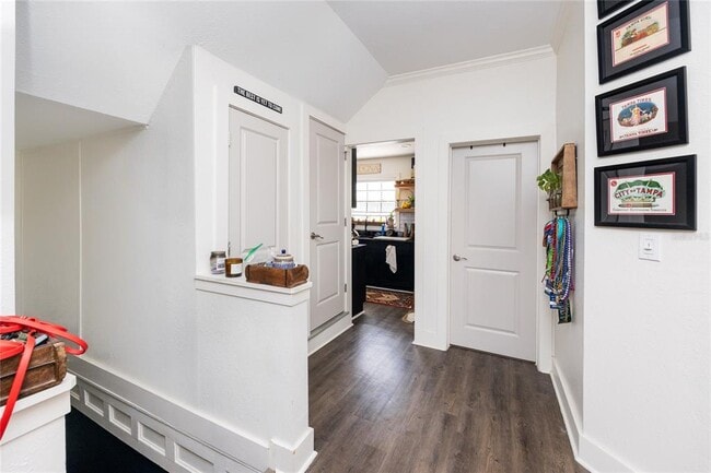 Building Photo - 1020 S Rome Ave