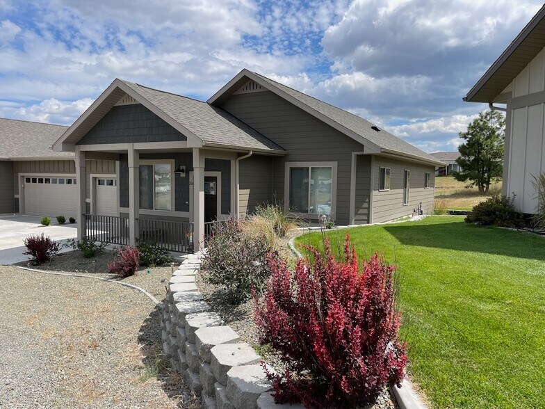 Building Photo - 3 Deer Run