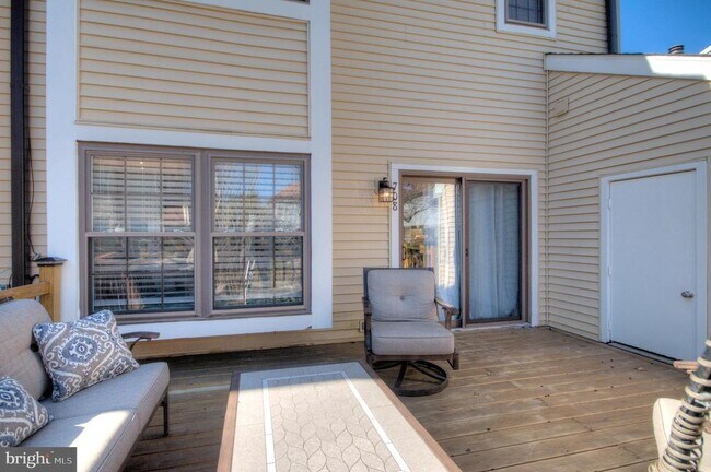 Building Photo - 708 Kings Croft Dr