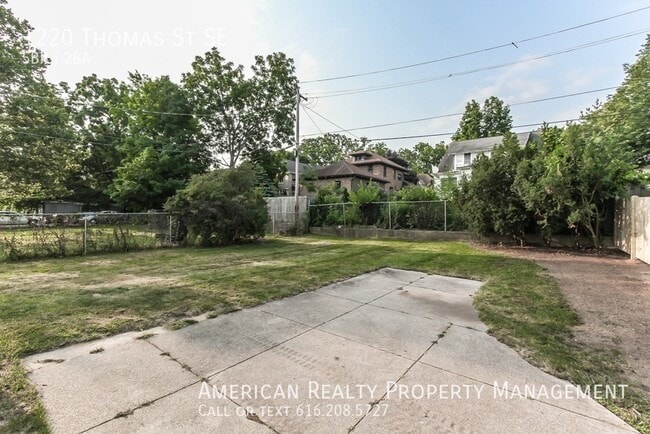 Building Photo - 1220 Thomas St SE